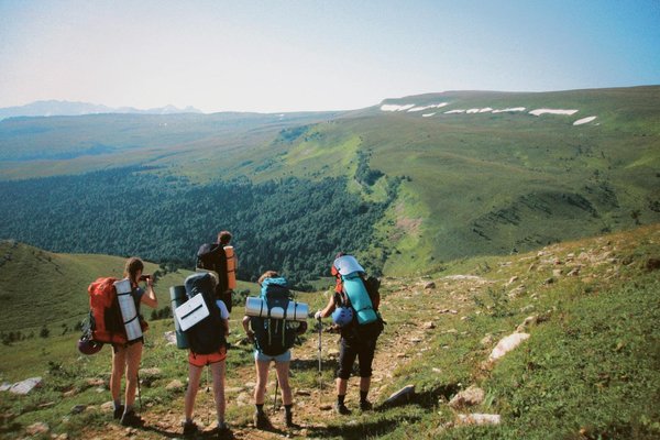Est-il possible de trouver une maison de vacances en Andalousie avec des cours de cuisine espagnole et des visites de musées d'art?